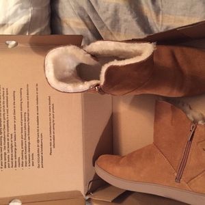UGG WOMEN'S BOOTS